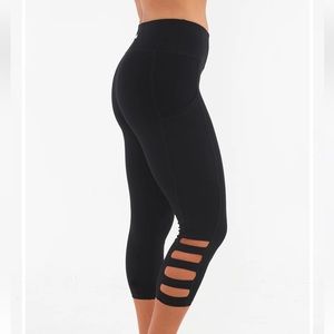 Kiava Cut Out Black Capris Size Small